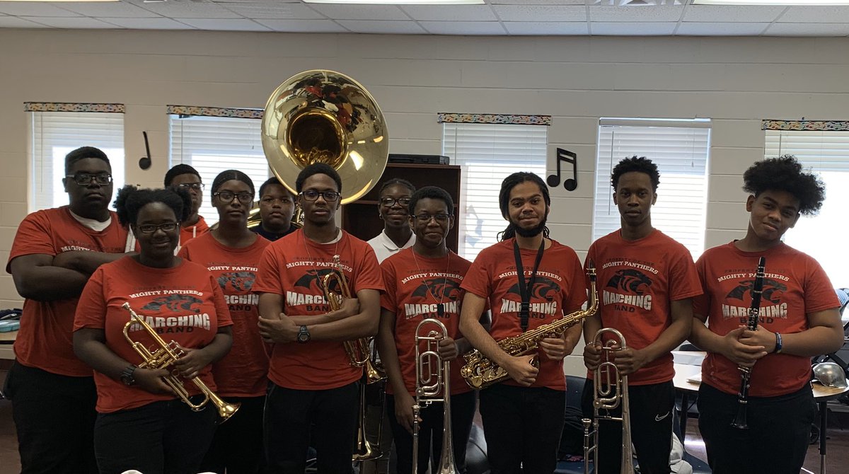 THSPantherBand's tweet photo. The @APSTherrell Jazz band performing for the @FickettES Black History Program celebrating all HBCU’s!!! #HamptonUniversityGrad
#NorfolkStateGrad https://t.co/RkarRsXFpl