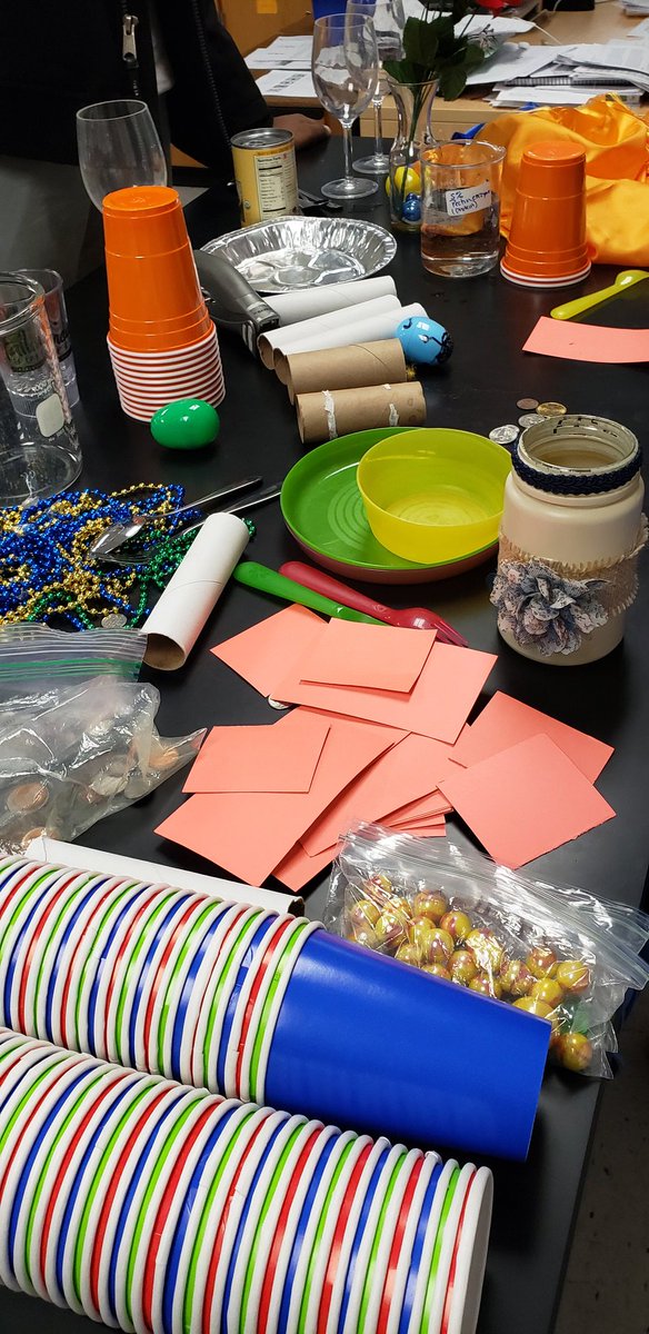 RotoliScience's tweet image. It's inertia day in Physics Insights! We're learning about Newton's First Law with lots of hands on activities! @VictorSeniorHS