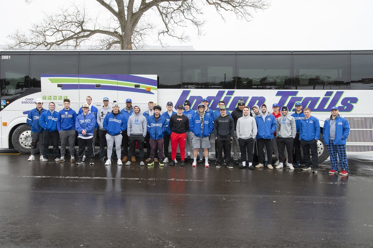 Kellogg_CC's tweet photo. The @BaseballKellogg baseball team left for sunnier skies this morning on its annual spring trip to Louisiana to kick off the season. Good luck and GO BRUINS! #KCCbaseball #BattleCreek https://t.co/a5TZ5WH6s5