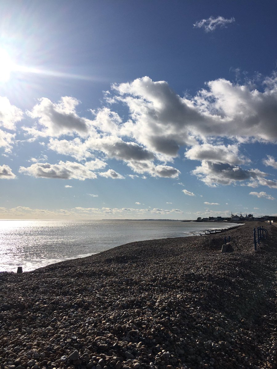 Meetings with the industry partner to start setting up this years #field experiments. Very exciting to be collaborating on a biological pest control project. Lunchtime #beachwalk was an added bonus #agriculturalresearch #biocontrol #IPM