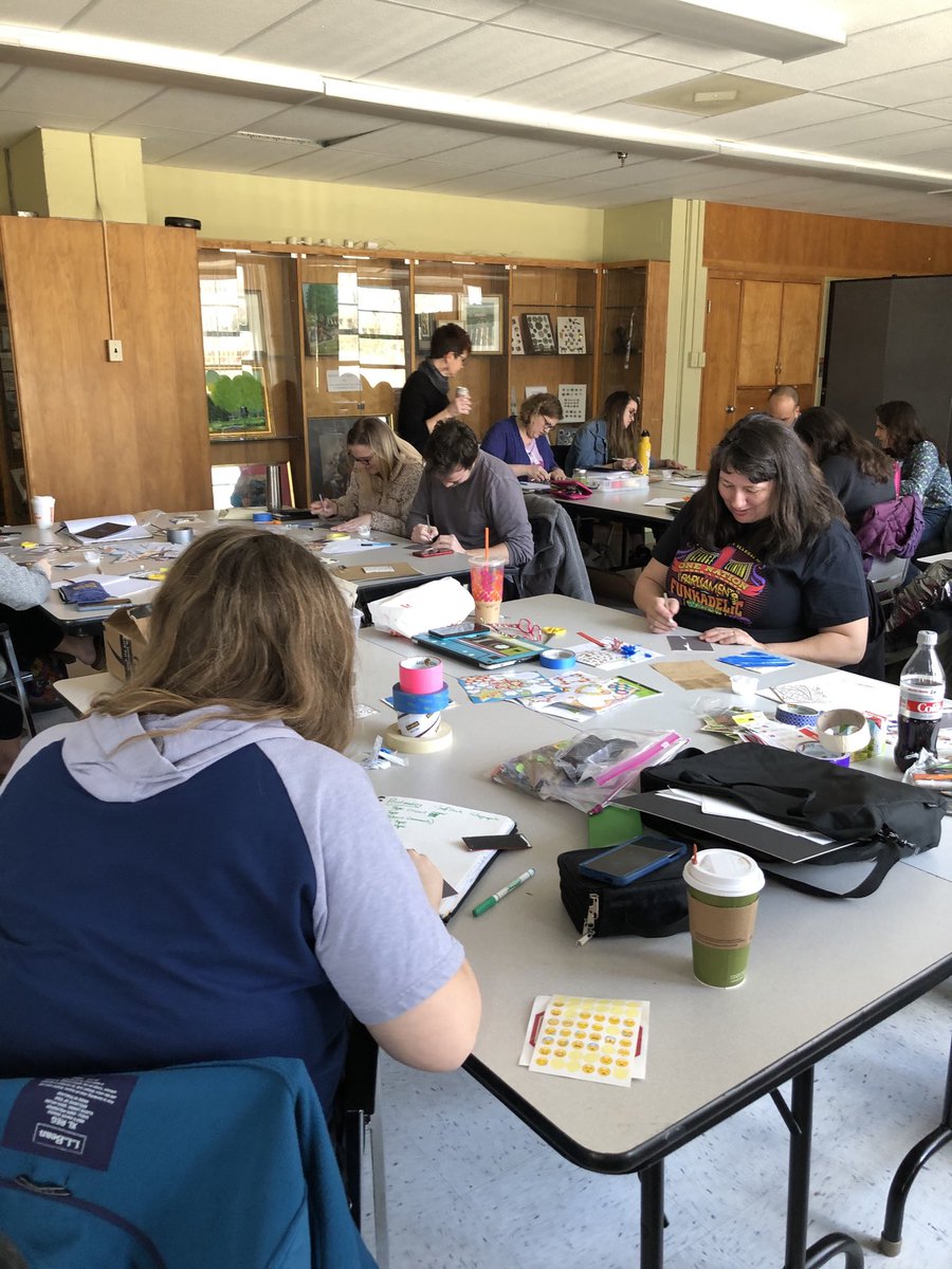 hcpss_visualart's tweet image. Inspiring professional learning opportunity for our middle school art teachers with Katie Morris MICA, alternative printmaking processes. #DiscoveryInquiryMeaning. ⁦@hcpss_FineArts⁩ ⁦@HcpssA⁩