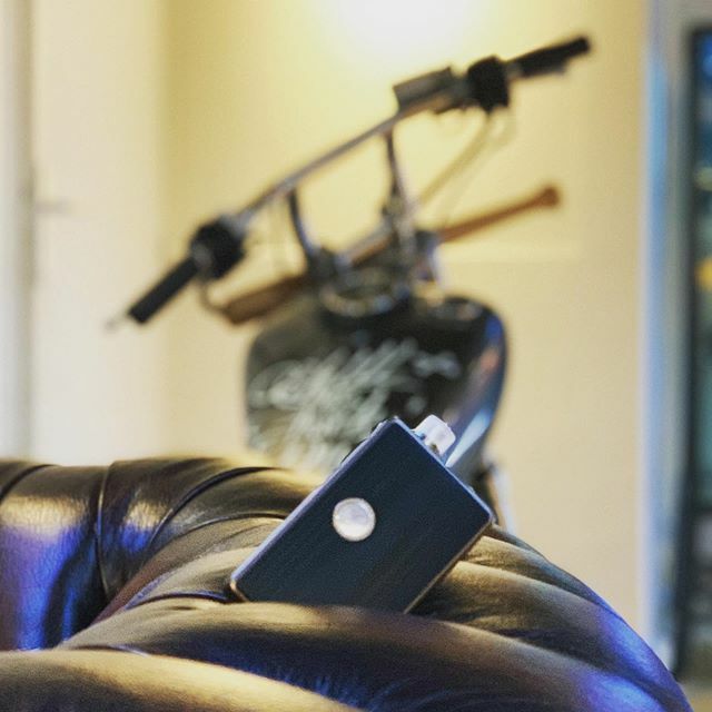 A timeless classic. •
•
•
#vape #vapetricks #vapelife #vapeporn #vapecommunity #vapeshop #vapestagram #ewayvape #billetboxvapor <a href="/billetboxvapor/">Billet Box</a> @kaser_mods <a href="/vapeporn/">VapePorn</a> ift.tt/2Vsi8qM