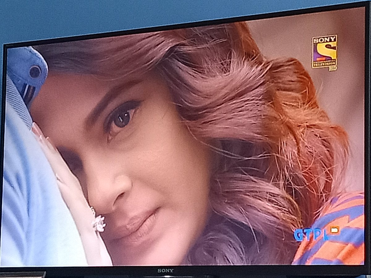 kyuwhykaayko's tweet photo. The Angst And Hatred In Maya's Eyes!!
She Will Surely Bounce Back And Intrigued to see her next move๐
The last Shot Those Eyes๐ฅ
Precap--๐๐ฅ
#JenniferWinget #MayAgain #Beyhadh2 https://t.co/TPFMW34RML