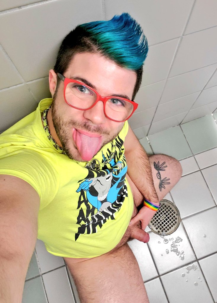 PrismaticPup's tweet photo. Now I am a proud and happy pupperz!!! (Yes, I always clean up after myself in the bathroom lol)
#cum #happypup #proudcummer https://t.co/EGncm8d5t1