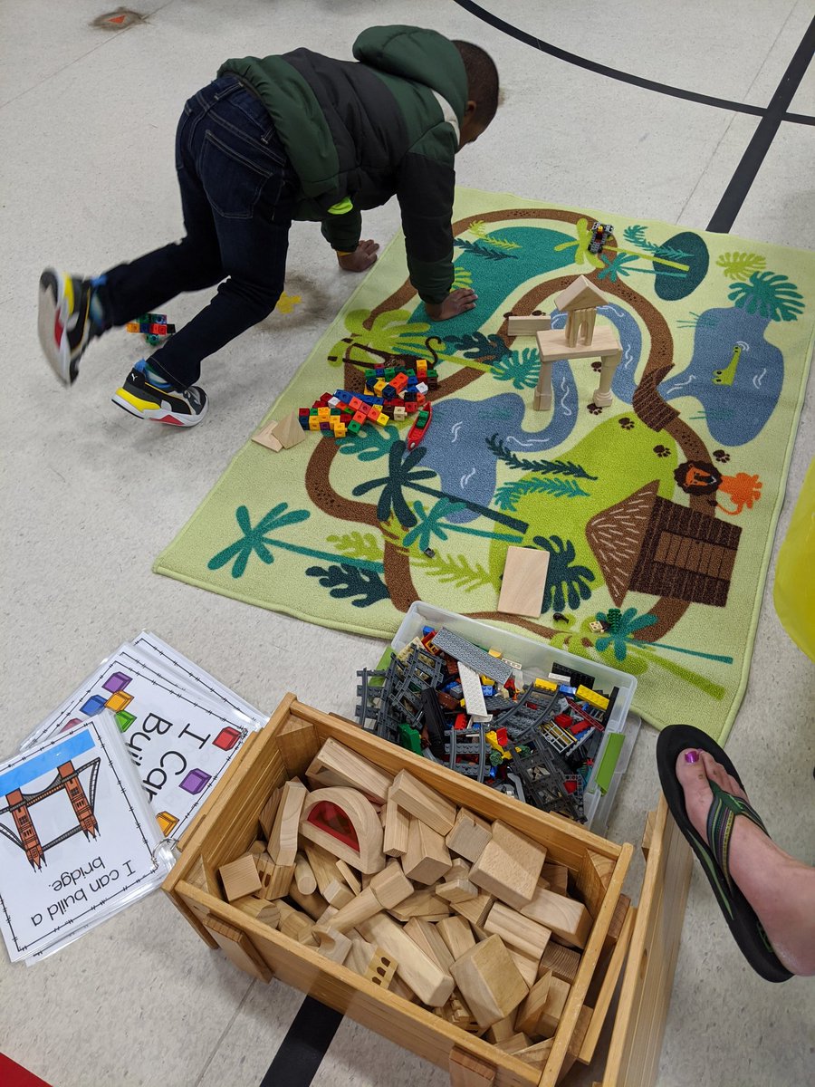 KgturnerErlyLnr's tweet photo. Stop 3: @smithfarmes for #C2Kwsfcs and the set up is awesome! Come enroll for the English or Spanish immersion classes! @ReadyFreddyWSFC @KBendheim https://t.co/DkfuUnFf6x