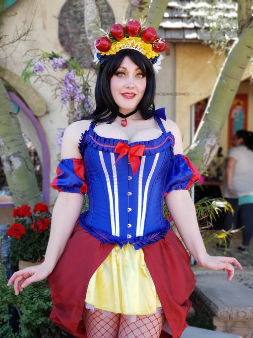 Twoucan - Alina Masquerade (@AlinaMasquerade)