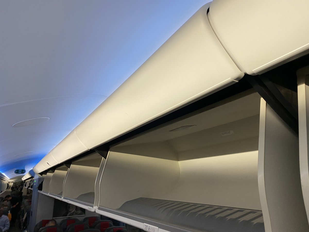 jppereyra's tweet photo. @Fly_Norwegian forcing people to pay for gate checking their carry on luggage, when there’s plenty space. #scam https://t.co/4WXGHc2EEq
