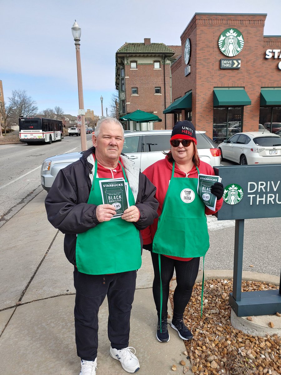 ReginaldTJohns1's tweet photo. @RespectAtStarbucks https://t.co/jZ3nIezP0u