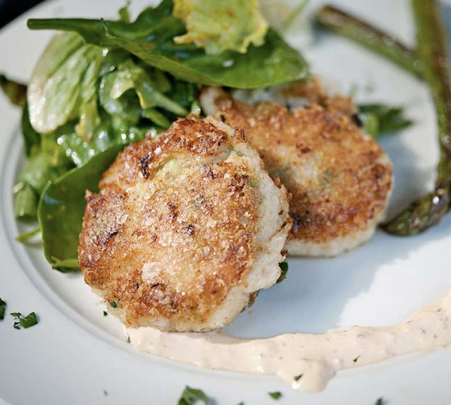 BBGWDC's tweet photo. Our crab cakes are just what you need for a delectable lunch!🦀 https://t.co/QLxtMbrBGd
