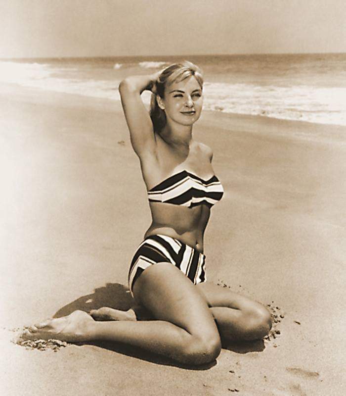 Happy birthday Joanne Woodward.   