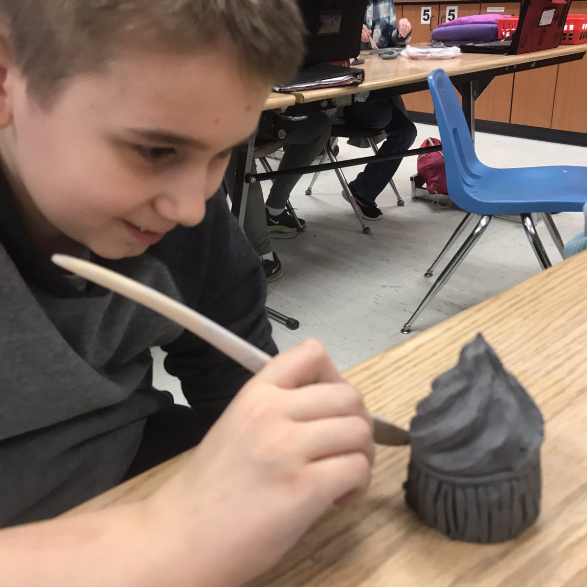 ElizabethRoeda's tweet photo. Grissom Middle School Art: What a SWEET artwork! #claycupcake #phmexcellence #sculpture https://t.co/DumjM4O8sq