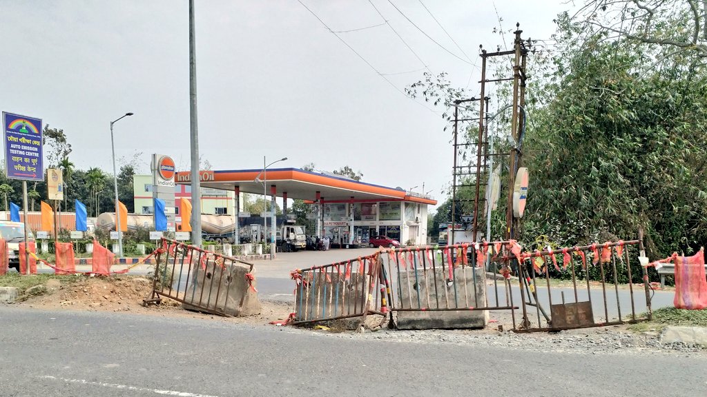 PritamSenRaja's tweet image. Thanks A Lot @IndianOilcl &amp;amp; @WBPolice For Taking A Serious Step At The Illegal Road Digging &amp;amp; Damaging The Divider For Self Interest of Probha Petromart, Rajhat More, Delhi Road, Bandel Hooghly 712123. Thanks A Lot For This, It Causes Accident Prone Area.Thank
#SaveDriveSaveLife