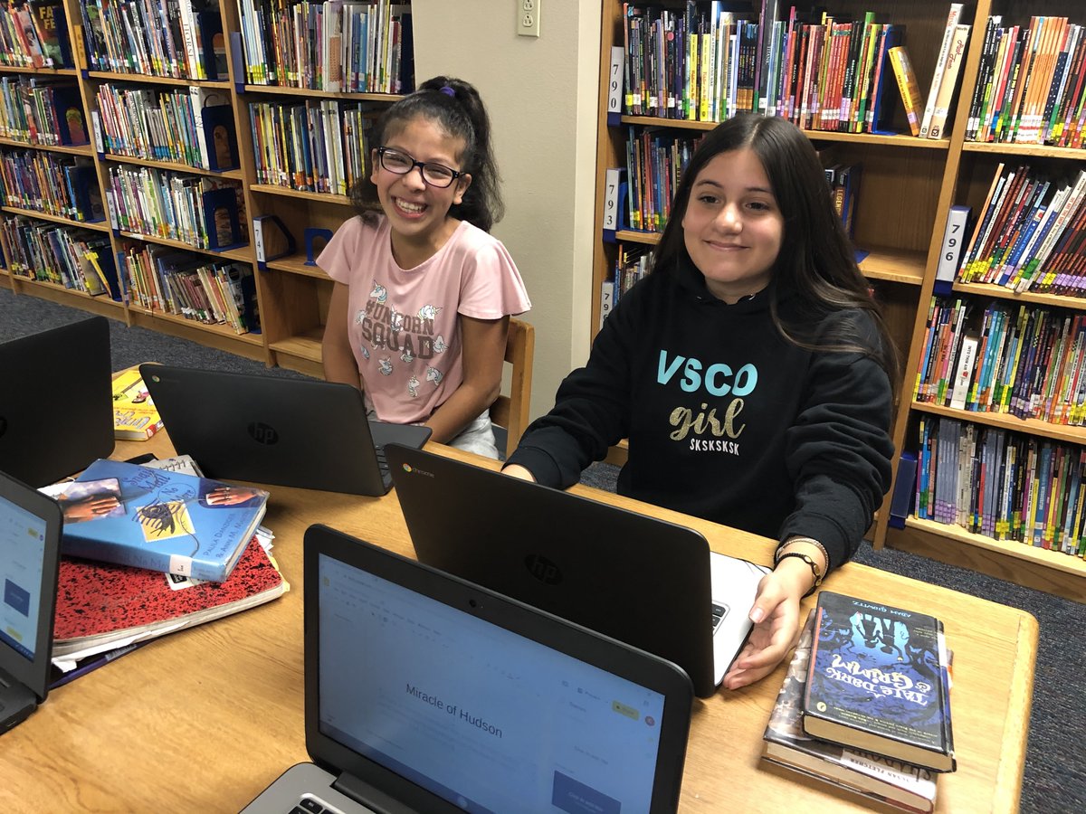 MireyaLibrarian's tweet photo. Miracle on the Hudson lesson with Google Slides.  Coakley Middle School. 
@coakleyis  #hcisddlday20 https://t.co/gdD7c877gw