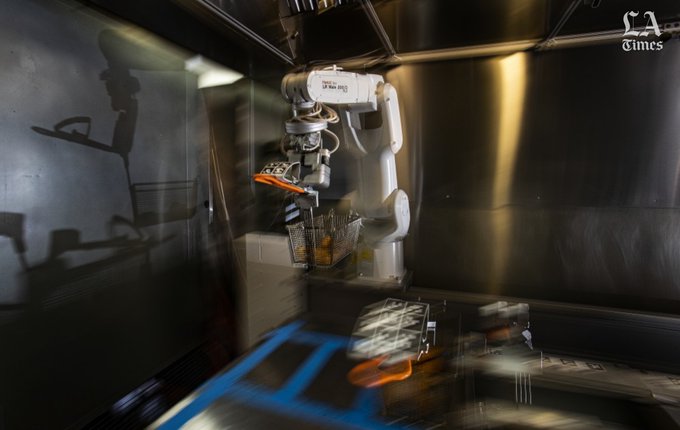 ERzNVMDVUAIIwrx?format=jpg&name=small