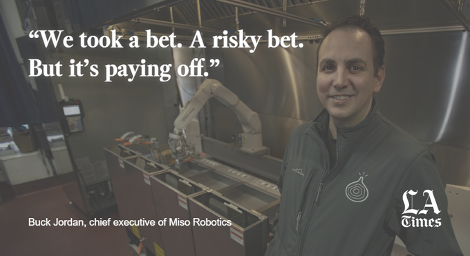 ERzN_9HU8AEU5N9?format=png&name=small