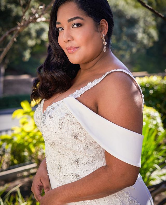 Jasmine Bridal's newest collection, Jasmine Curve, offers the same styles from Jasmine Collection &amp; Jasmine Couture with adjustments made, like:⁠
⁠
✔️better bust support⁠
✔️hip-hugging stretch lining⁠
✔️thicker/wider shoulder straps (like this Fall 2… bit.ly/2HXv6Vo