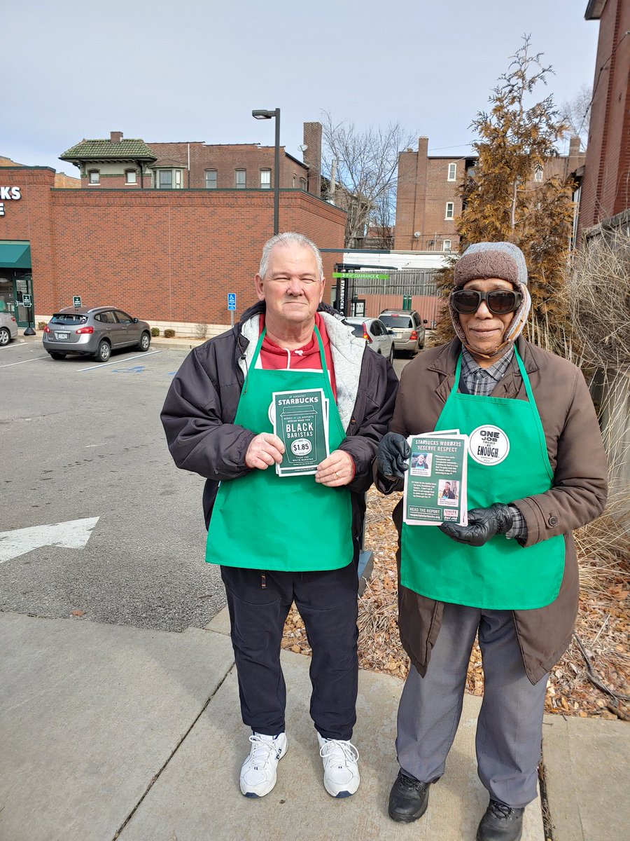 ReginaldTJohns1's tweet photo. @HMSHost
#StLLocal74 
@RespectAtStarbucks https://t.co/OZlTubHEMF