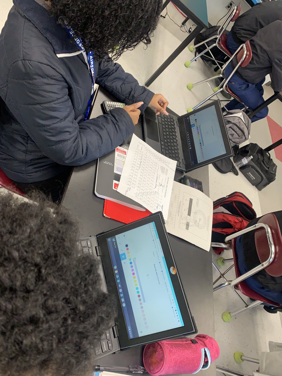 SandersSci's tweet photo. It’s HCS #DLDay Ss @HokeCountyHS Chem Class are using @PearDeck and @nearpod to review bohr model #ncdln https://t.co/nDSYjSYRDc