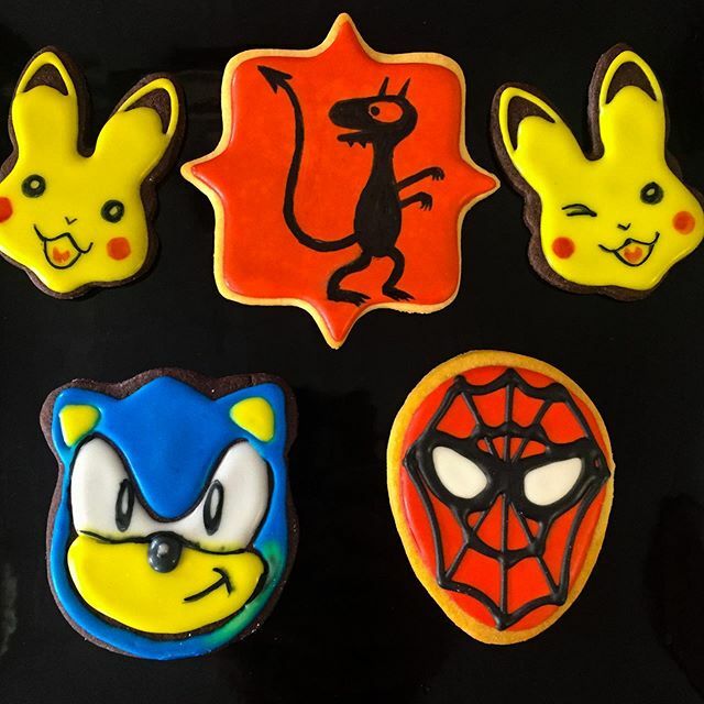Our talented artist is always looking for more ideas to put on cookies! Give us some suggestions below ⬇️ . .
#cookieart #kensingtonmarket #homemade #sonic #pikachu #spiderman #disenchantment #luci #benschwartz