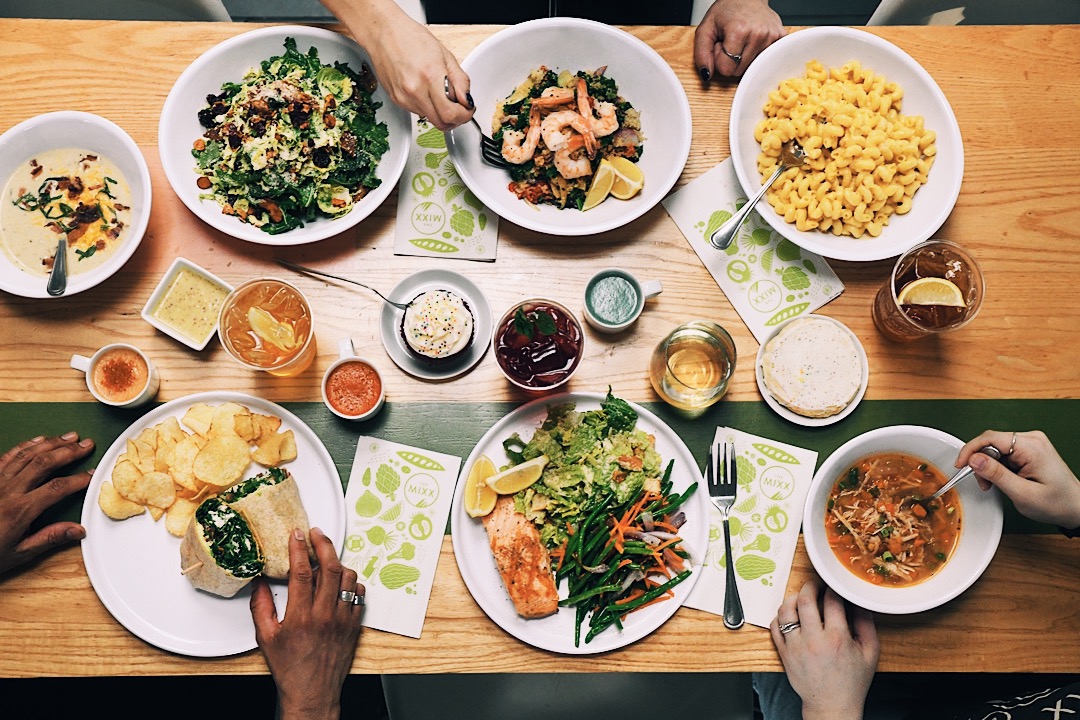 TheMixxKC's tweet photo. Family dinner has never looked so good 😍
•
•
•
•
#MixxingItUp #GatherAtTheMixx #realfood  #madewithlove #knowyourjood #kansascity #kansascityeats #KCeats #kcmo #eatlocal #foodie #delish #foodlove #eatlocal #madeinkc #explorekc #vscocam #cleaneats #wholefoods #farmtotable https://t.co/Mb09vlEE3V