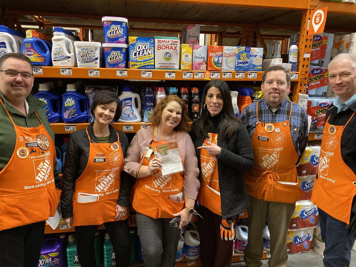 Presenting a well deserved homer to Erica for her shelf availability and overall department standards. ⁦<a href="/CarpenterTrina1/">Trina Carpenter 🐾</a>⁩  ⁦<a href="/hcbellas/">hilda bellas</a>⁩  ⁦<a href="/czech_steve/">Steve Czech</a>⁩  ⁦<a href="/todda113/">Todd Allen</a>⁩  ⁦@6549_Angel⁩  ⁦<a href="/c_yarberry/">Christine Yarberry</a>⁩  ⁦<a href="/terriarnold915/">Terri Arnold</a>⁩