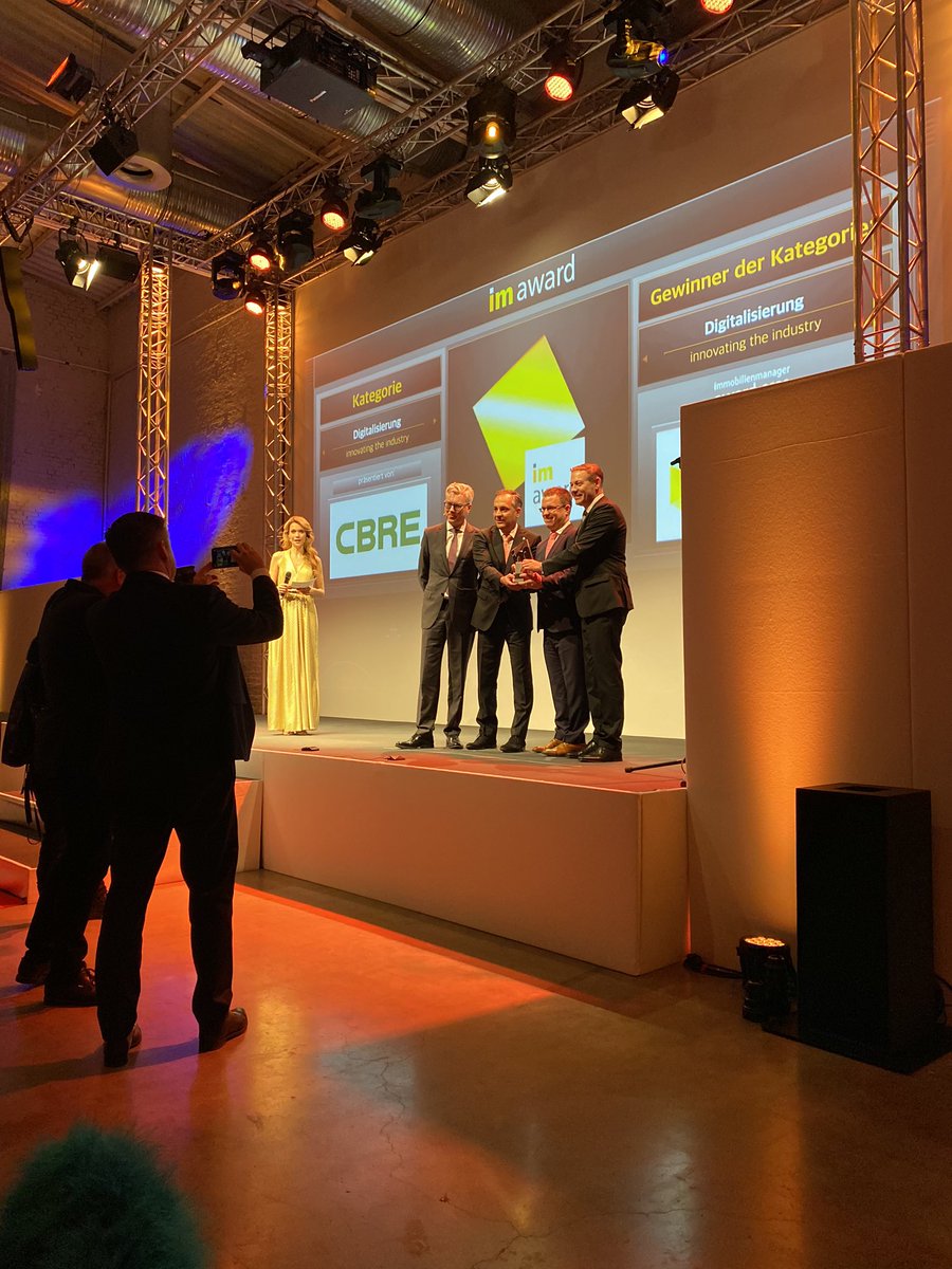Gratulation an die <a href="/gifev/">gif e. V.</a> zum #imaward #digitalisierung! Stark, dass Ihr Euch diesem dicken Brett widmet! Weiter so! <a href="/DrBeyerle/">Thomas Beyerle</a> <a href="/immomanager/">immobilienmanager</a> @PropTechBooster