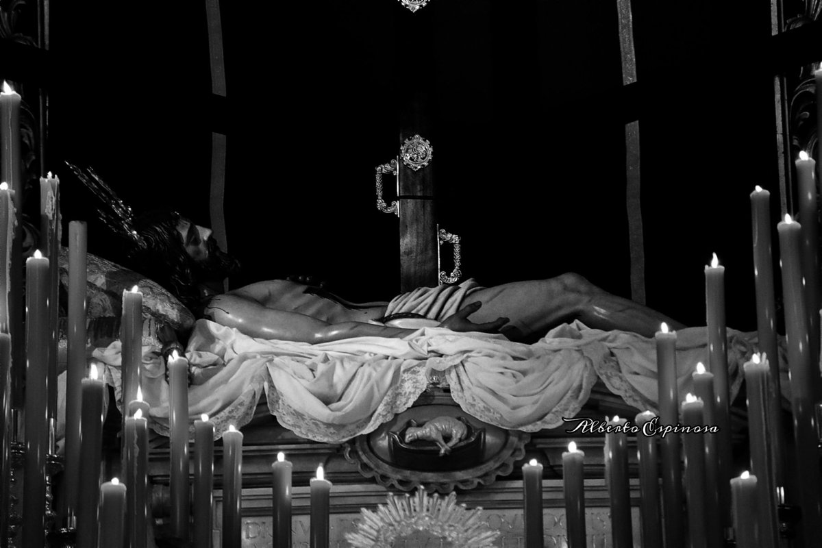 Alberto_aea's tweet photo. Quinario en honor al Santísimo Cristo Yacente de la Paz y la Unidad en el Misterio de su Sagrada Mortaja (@MonteCalvario). #EnByN #50AñosCristoYacente #CofradíasMLG https://t.co/l7ceKctKyI