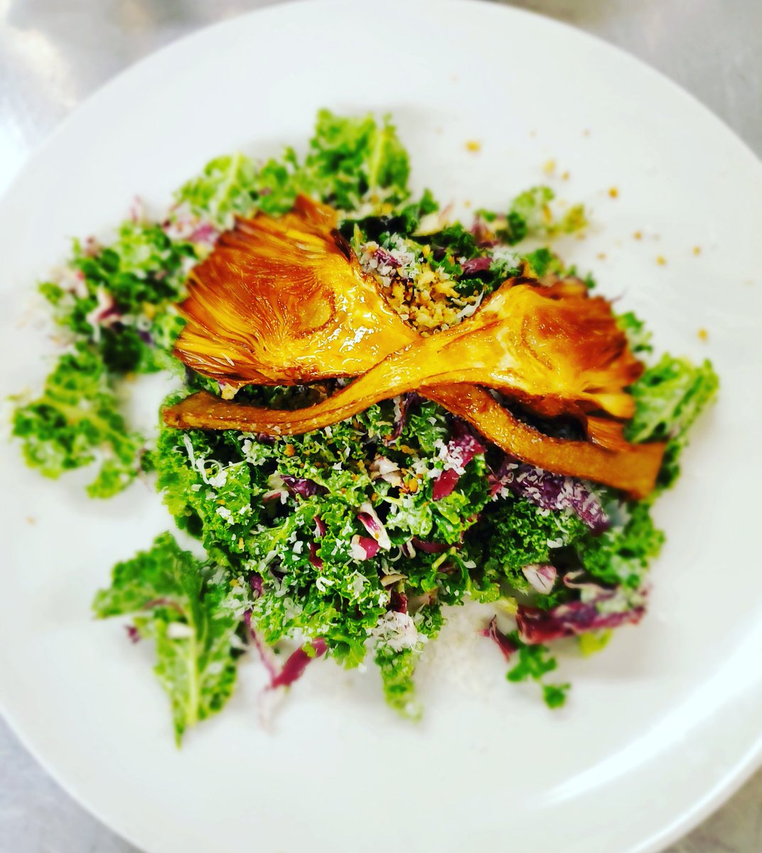 michaelsnewyork's tweet image. Kale caesar + crispy artichoke
#MICHAELSNEWYORK 
#michaelisms 
#ComingSoon