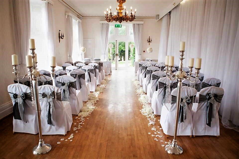 ✨W E D D I N G  F A Y R E  ✨

✨ Sunday 8th March ✨
✨ 11am - 3pm ✨

💛 Can't make this date? Why not call the Wedding Team on 01430 426270 and book your own private show-round  💛