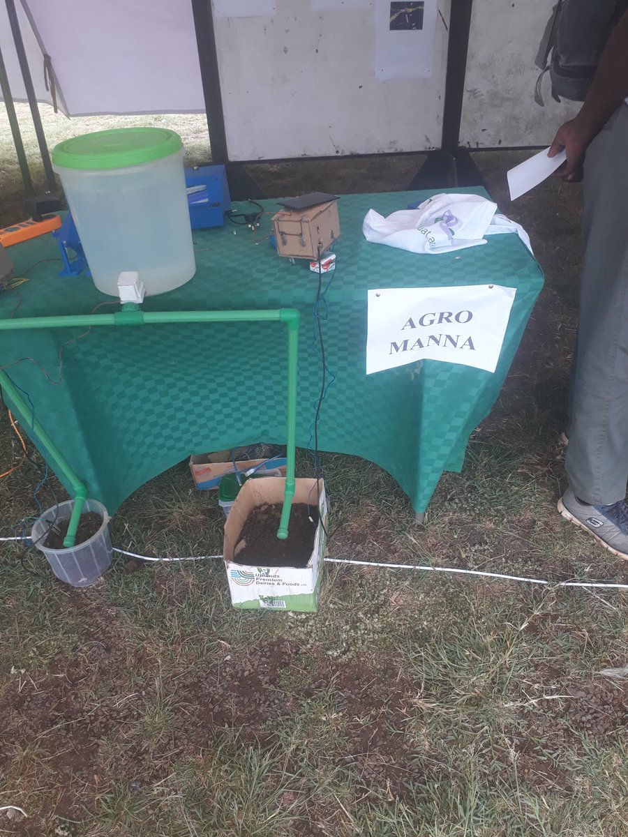 MadongJohn's tweet photo. #Agromanna
#JKUATTechExpo10
@jkuatsssa
@DiscoverJKUAT
@JKUATALISO
Irrigation system by one of our fellow south Sudanese 🇸🇸 
Monaja Francis,  graduate on Bsc Computer Technology https://t.co/hCGDe3m6Pd
