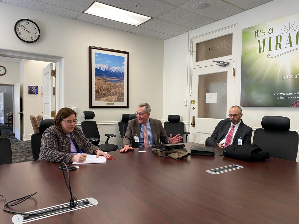 PCGNews's tweet photo. Team Texas High Plains Cotton with Jamie Clover Adams, Chief of Staff for @USDA Undersecretary Bill Northey (@BillAtUSDA) #PCGinDC https://t.co/RMMgwIiUYp