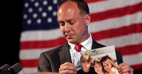 sandyhook's tweet image. One year ago today, the House passed a #UniversalBackgroundChecks bill – and still the Senate has done NOTHING. Sign the petition now to demand the Senate take action and pass the lifesaving legislation.

#EndGunViolence #BackgroundChecksSaveLives

action.sandyhookpromise.org/p/dia/action4/…