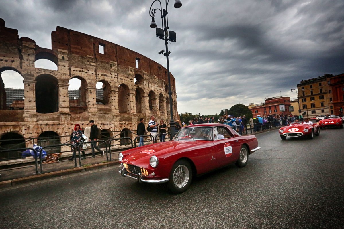 FerrariSeattle's tweet photo. Driving like it's #NationalRetroDay everyday #Ferrari250GT
.
.
.
#FerrariofSeattle l https://t.co/PW7aaCJ7C9
#Ferrari #DriveItalian #DriveFerrari #TBT #Classiche #250GT #vintageFerrari #rome #roma https://t.co/oqGQbbxwpb