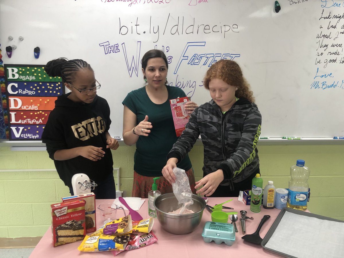 BizzyITC's tweet photo. The last #FLHornets session of #DLDay features @miss_budd and her two helpers in a fifteen-minute baking show! #gpyouknow #lrmswolves https://t.co/8mzCMyY1PA