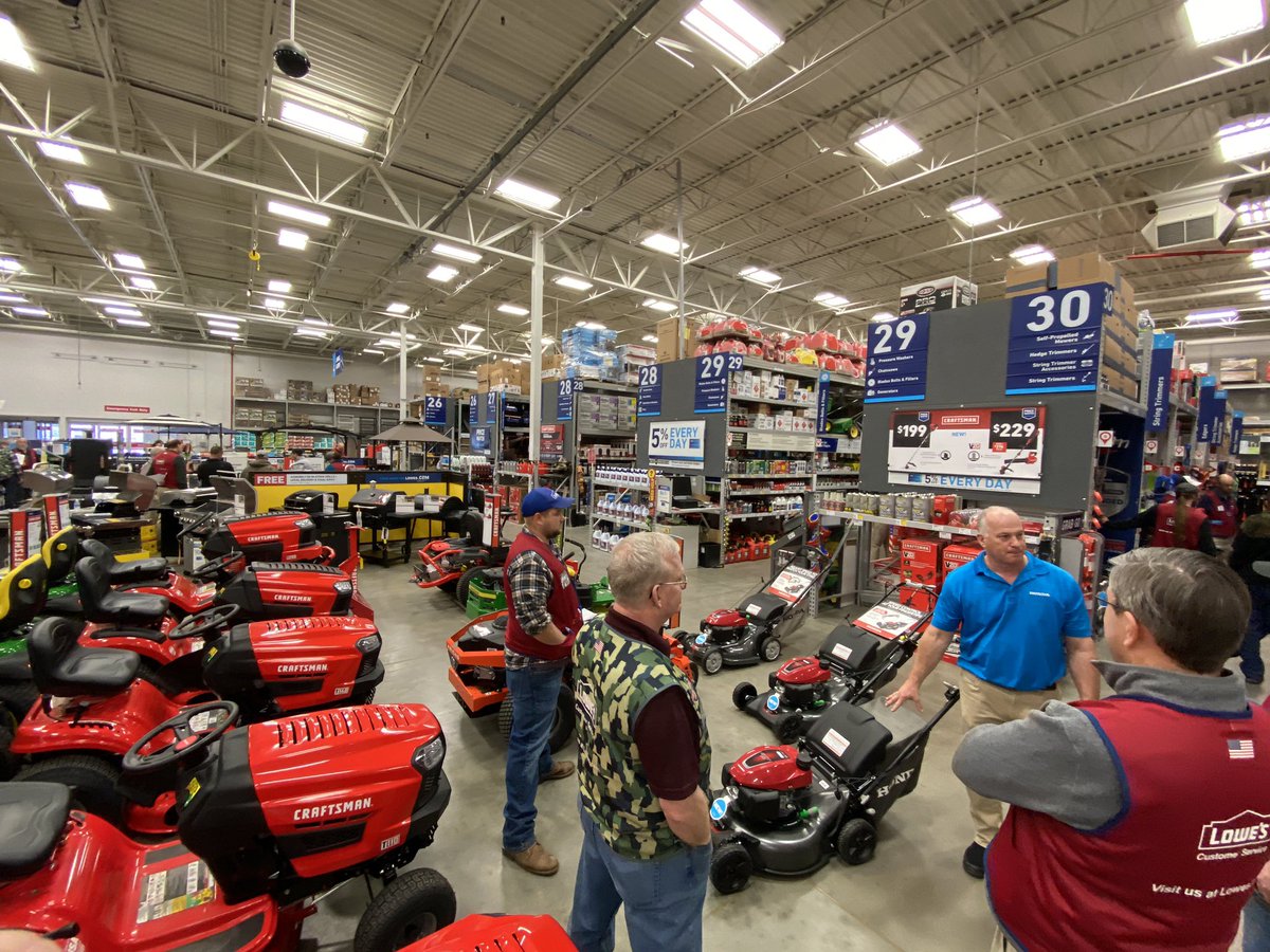 SixString_Mitch's tweet photo. New Honda products on demo at #1528! #SpringHandsOnEvent #DriveFor85 @509Donald @nmcmillan1243 https://t.co/noH3ollDf0