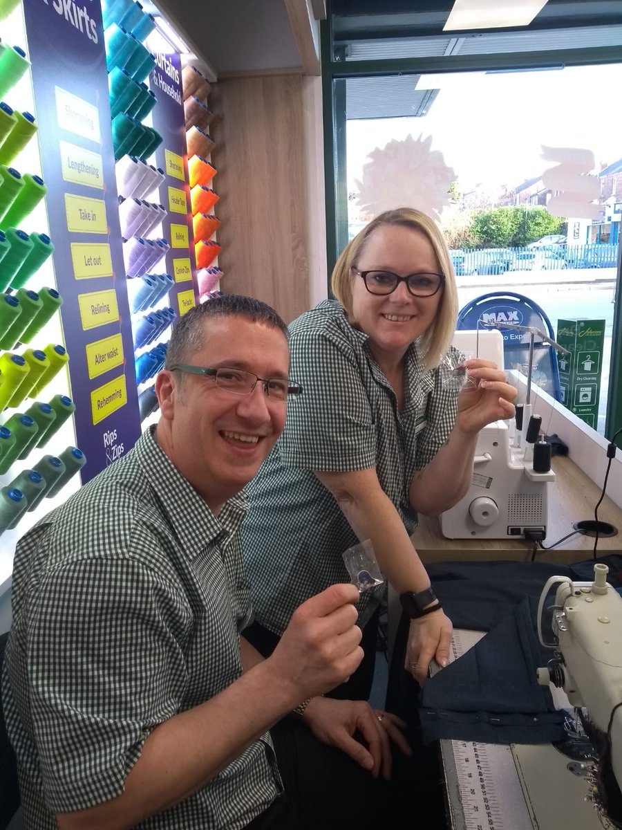 Another badges day for well deserving colleagues on <a href="/MOJOarea61/">MOJOarea61</a>  Lancaster with customer care, Chris from Birkenhead the postman as he always delivers and the super coach for ajoe for helping Chris with rips and zips #welldone #whatbadgewillyouget <a href="/MOJODryCleaners/">MOJO</a>