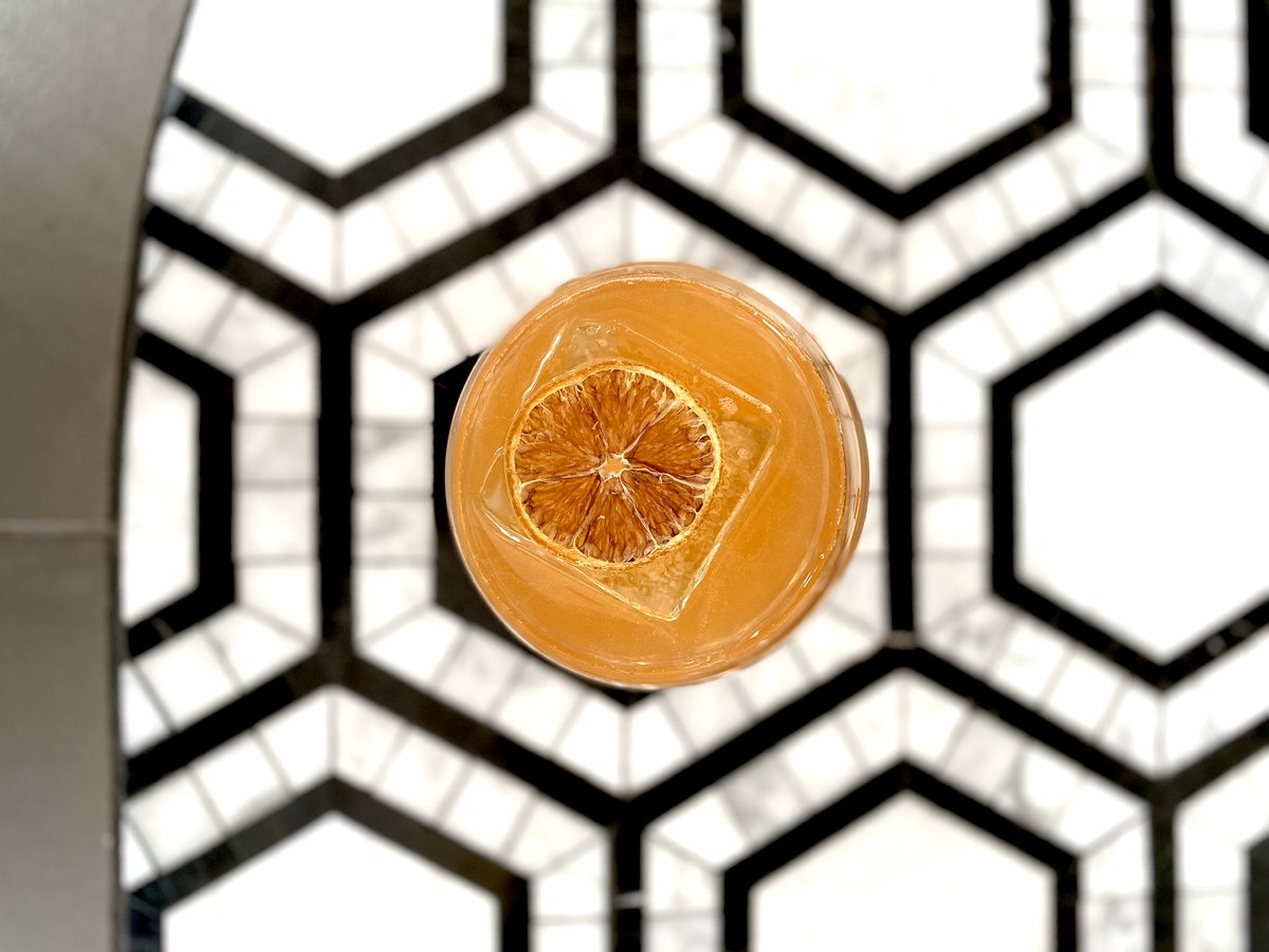 If you like our #Tamaro, come by during happy hour for this “Allicin Chains” ✨ Monkey Shoulder Blended Scotch, ginger syrup, fermented garlic honey, Tamaro (our house savory, umami amaro)+ fresh lemon, topped w/a peaty float of Ardbeg 10yr. Just $11 on weekdays from 5-7:30!