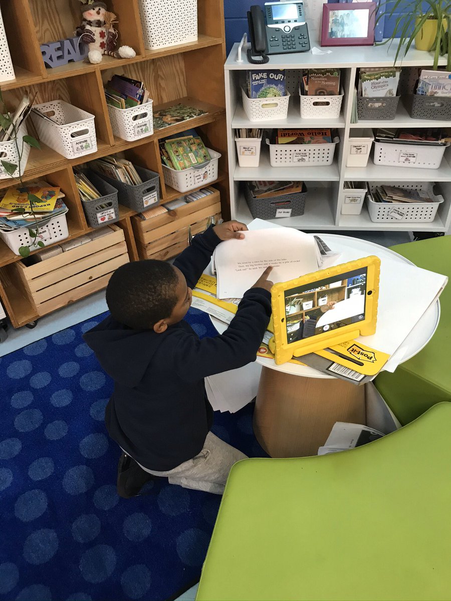 K-1 using @Flipgrid to practice reading fluency on #DLday2020! <a href="/Miss_Wagoner/">Morgan Wagoner</a> <a href="/acpslearntech/">ACPS Learning Tech</a> <a href="/SESTigerrrs/">Scottsville Elementary School</a>