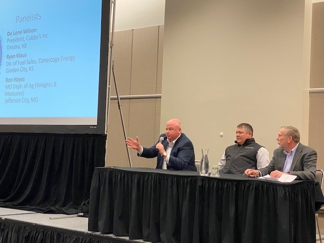 Biodiesel_Voice's tweet photo. De Lone Wilson, president of Cubby Inc, fuel retailer in NE, IA and SD, at #PACEshow: "#Biodiesel made a lot of sense for us. It was very simple to add to our operation and it made competitive sense for us to get in the game. We plan to keep moving forward." @NESoybeanBoard https://t.co/EilzuZ5STQ