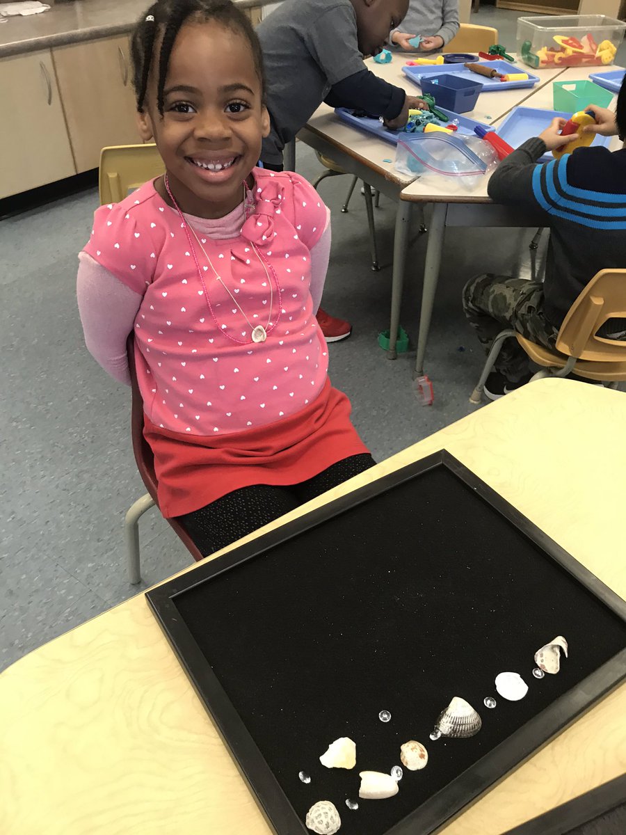 SBAkinders's tweet photo. We’ve been talking about patterns at circle time this week and some of our friends are finding different ways to make patterns with our toys and loose parts! https://t.co/wQFMI7ZGjL