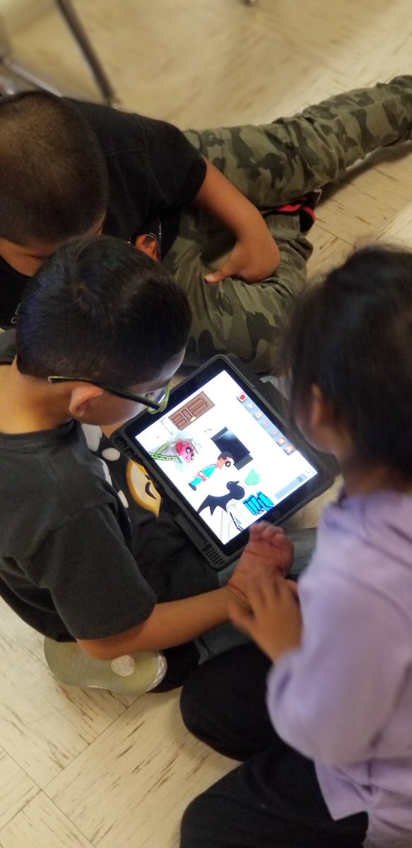 Students in @THuerta322 1st grade class used Sock Puppet to report on a biography they read <a href="/THE_HCISD/">THE_PIRATES</a> #HCISDDLDAY20 #DLday2020
