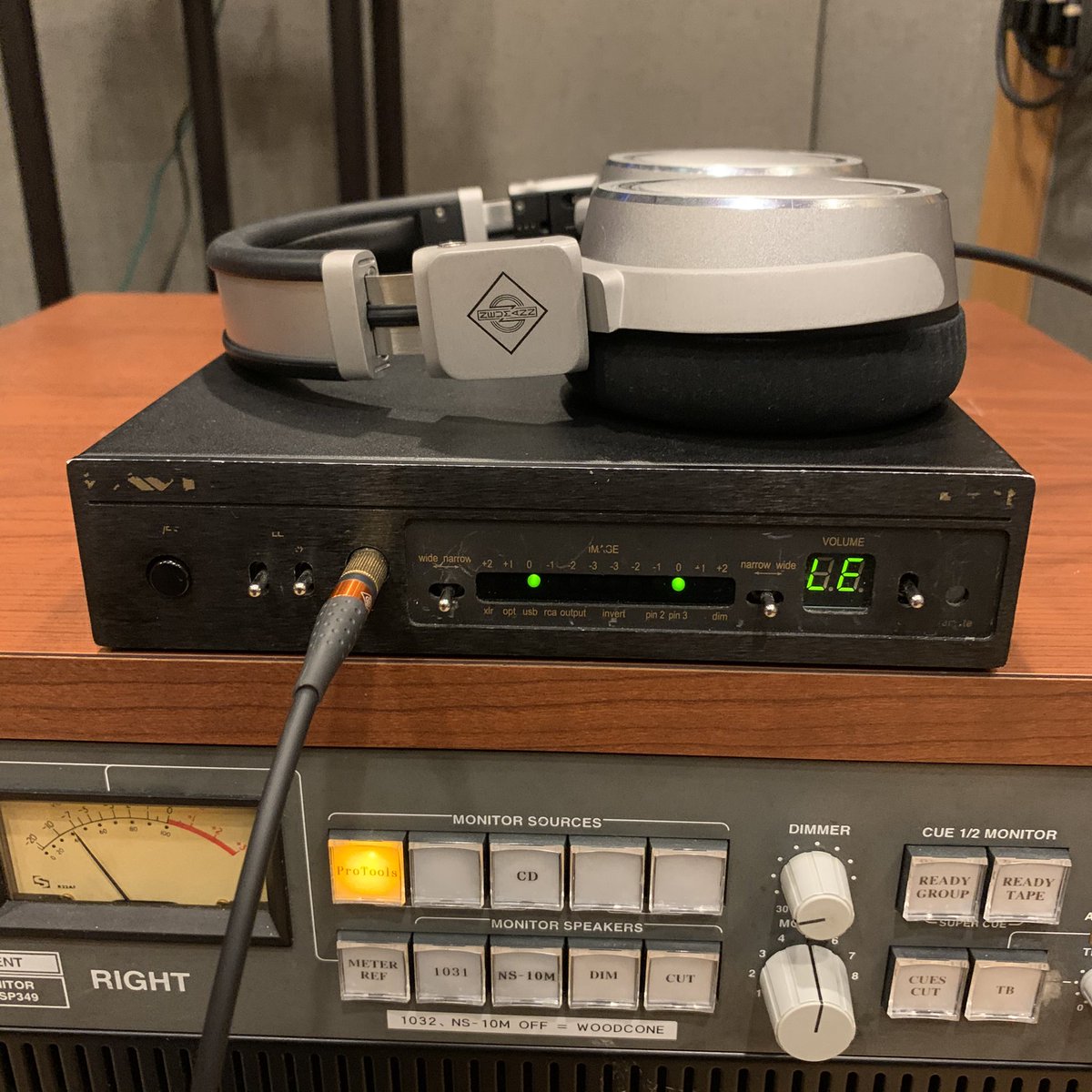 victorstudioeng's tweet photo. Lavry Engineeringのヘッドホンアン
プ。文字とか剥げちゃってますが思った以上に丈夫です。なんだかんだあると便利。
#やすだ
#Lavryengineering #neumann #da11 https://t.co/wLEaIJtQlD