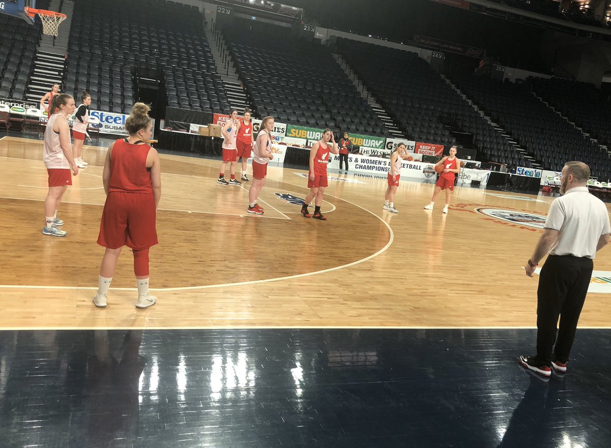 AUS_SUA's tweet photo. AUS women’s basketball coach of the year @markenglish123 and his @MUNathletics squad is here prepping for tomorrow’s quarterfinal. #aushoops https://t.co/f0smU60WUJ