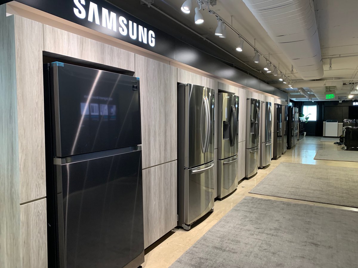 Hello, Las Vegas! TTi was honored to handle logistics this week for SEA's National EBD Sales Meeting. For events of all sizes, leverage our expertise to take care of your needs from small table-top events to large conferences and trade shows.