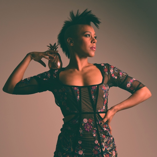 SoulBounce's tweet photo. .@SoulBounce Exclusive World Premiere: @lisarameymusic Dismisses The Fake Ones On ‘You Ain’t My Friend’ 🎵 https://t.co/kcmiOr7bcS #LisaRamey #YouAintMyFriend #SoulBounceExclusive #WorldPremiere #SoulBounce #music https://t.co/SIS4Ox0D6J