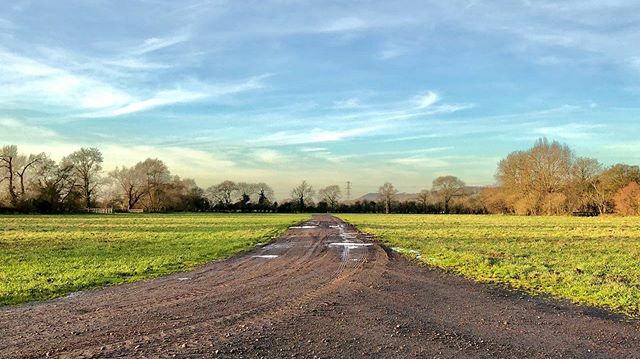 MissTweetsALlot's tweet photo. All paths lead to somewhere. Whatever the destination let it teach you ♥️
•
•
•
#glastonbury #landscape #photography #colour #nature #earth #planet #environment #sky #trees #path #mindfulness #mentalhealth #uk #somerset #england #shotoniphone https://t.co/AlND4ytYEg https://t.co/prTSRthDAz