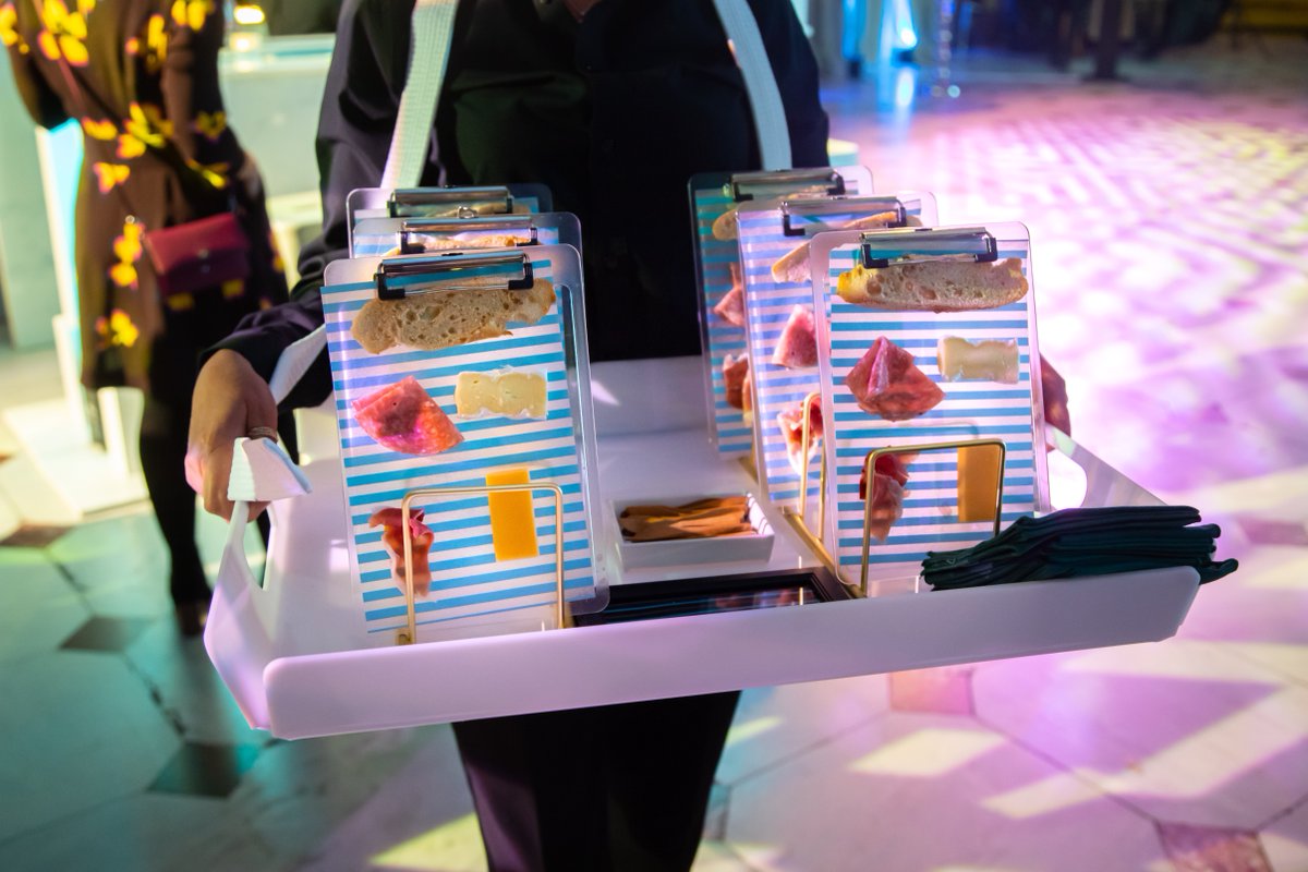 DesignCuisine's tweet photo. On your lunch break, we bring you a creative take on lunch and meats with our cheese and charcuterie clipboards!
Simple won't sacrifice style at @designcuisine
#DesignCuisineEvents #YUM #DCATYourService #Catering #Delicious #DCEvents #PrivateEvents #FullServiceCatering https://t.co/0ALrzKmHJX