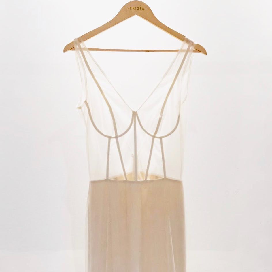 Make sure you have the perfect customized outfit for that special celebration. Visit our showroom only by appointment. #Trista 🌿🙌🏻 📷: María José Zugarramurdi