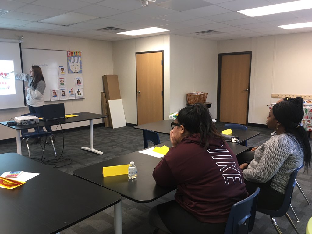 KateRRISD's tweet photo. Mrs. Vela and parents from her class spent time practicing reading strategies from the classroom today @CaldwellHeights . What a great way for parents to connect to the first grade curriculum! @ParentPrograms @MichelleMontal8 @sibylRRISD @laura_segers https://t.co/K0MuOQwoTS