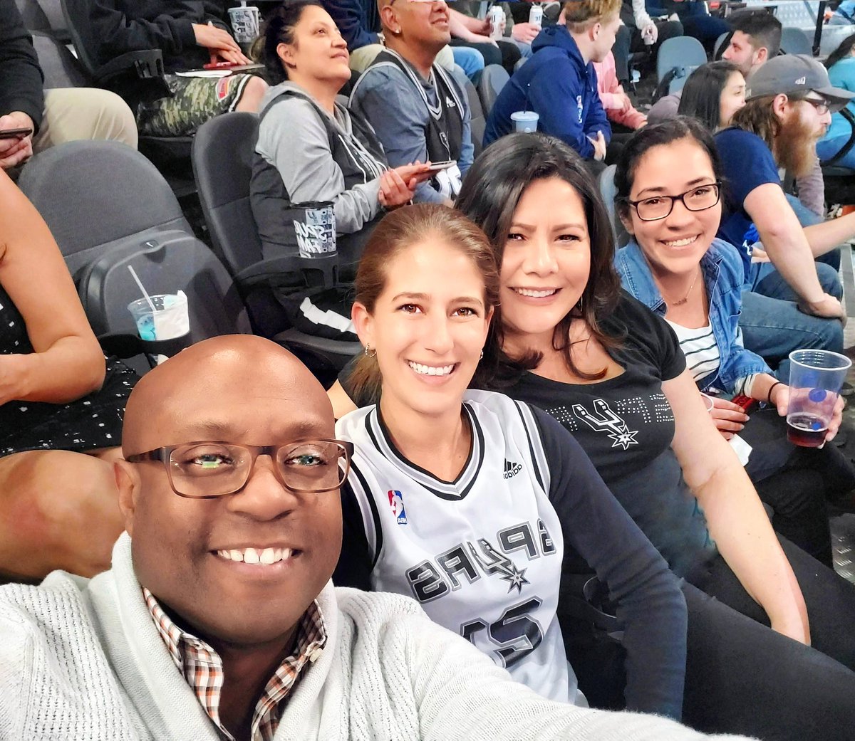 Rocio - Your Sassy Self and friends at the Spurs game  - yoursassyself.com